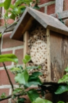 12/ Et voila, je insectenhotel is af en kan een mooi plaatsje krijgen in je tuin of op het terras!